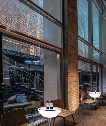 Комплект светящейся мебели Стол+2 стула V8